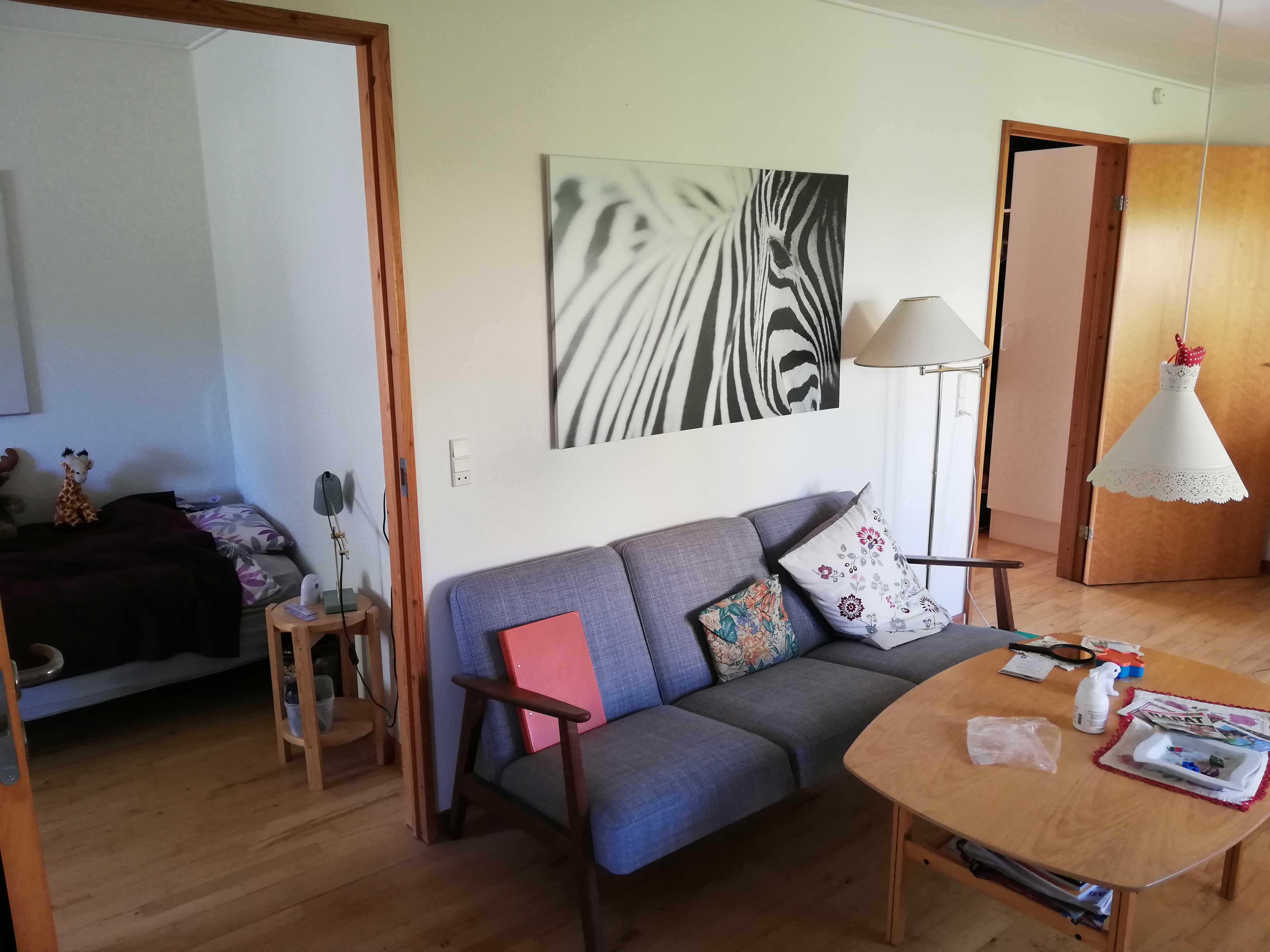 Vibo set indefra. Der er en masse fine møbler.